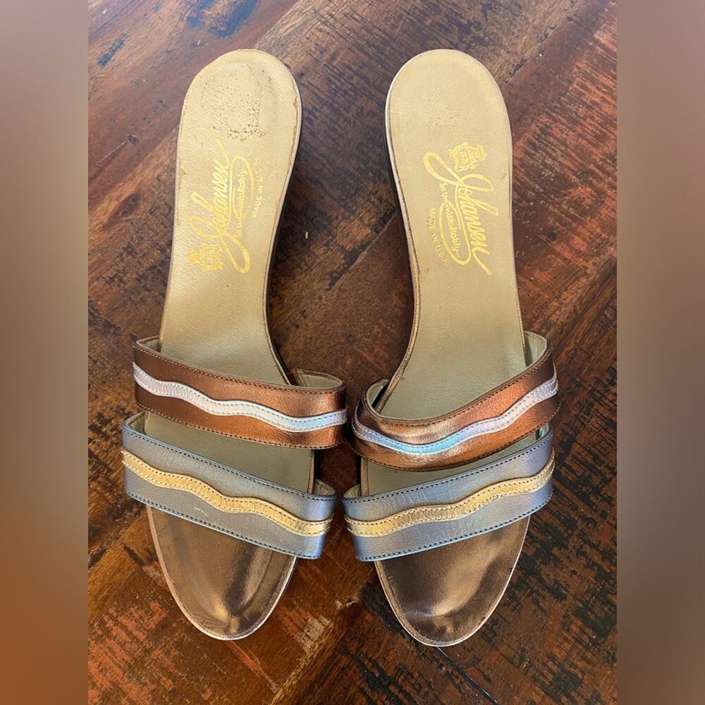 Johansen Sandals Vintage 70's Wavy Pattern Gold Metallic Leather Slide 8 1/2